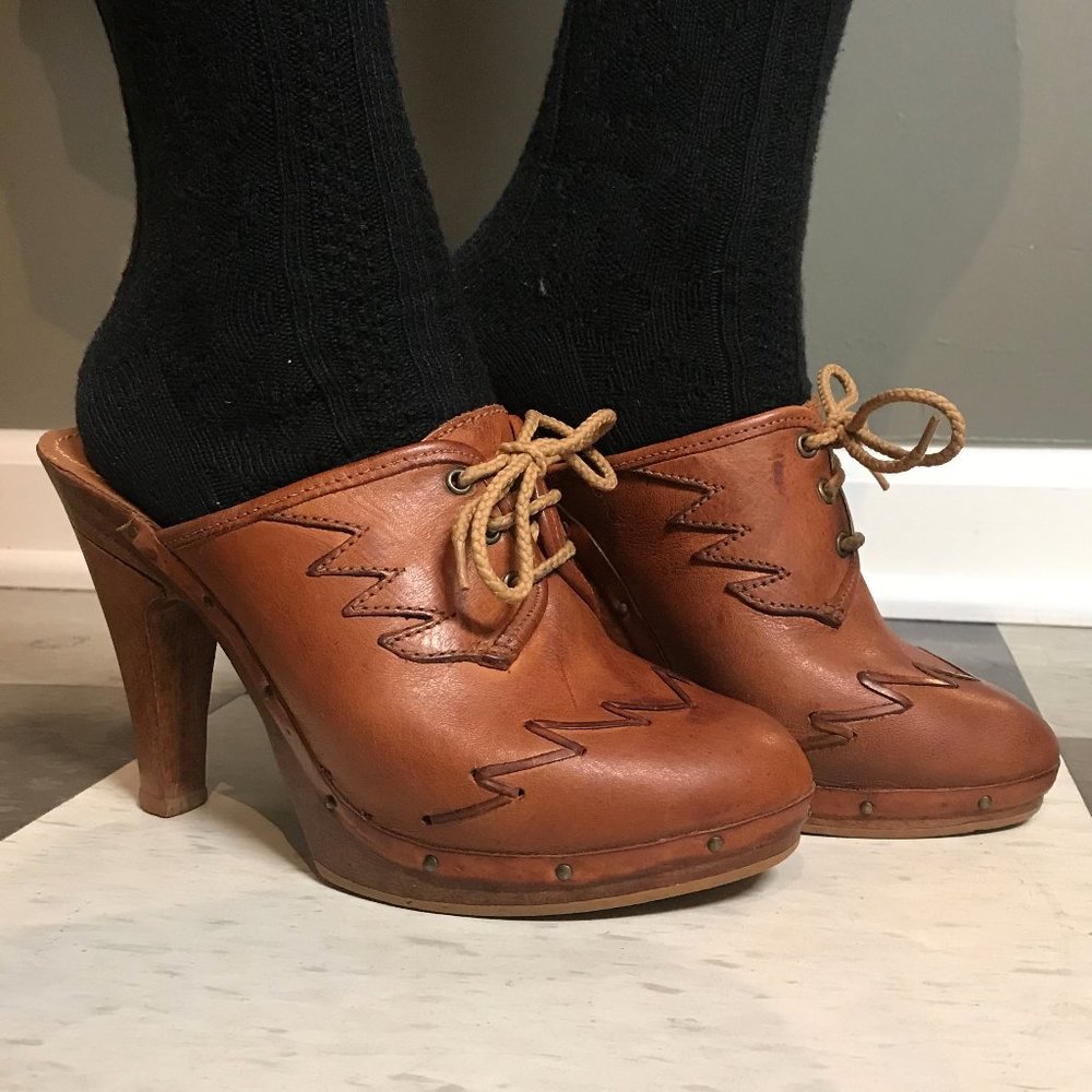 Vintage 70's QualiCraft Wooden Heel Platform Clogs - Picture 14 of 14